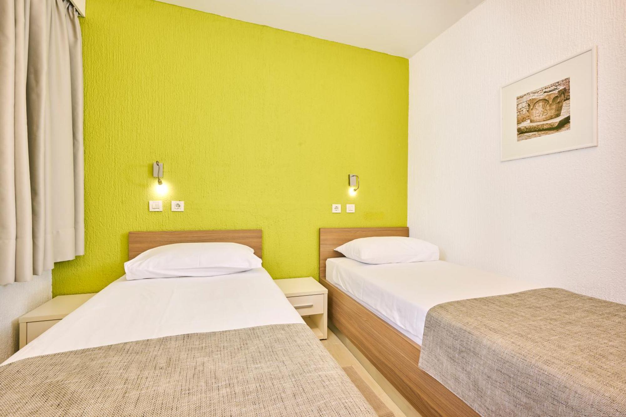 Apartments Galijot Plava Laguna โปเรช ภายนอก รูปภาพ
