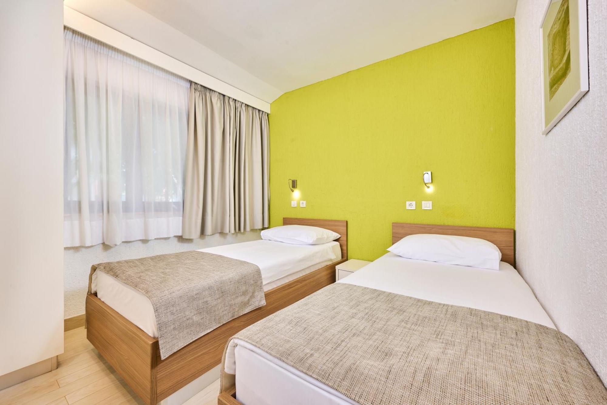 Apartments Galijot Plava Laguna โปเรช ภายนอก รูปภาพ